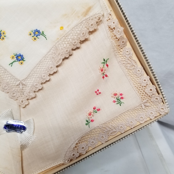 Vintage Original Print Boxed Set Swiss Handkerchiefs Lace Floral Embroidered - Picture 2 of 13